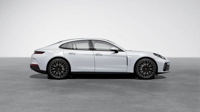 2026 Porsche Panamera 4