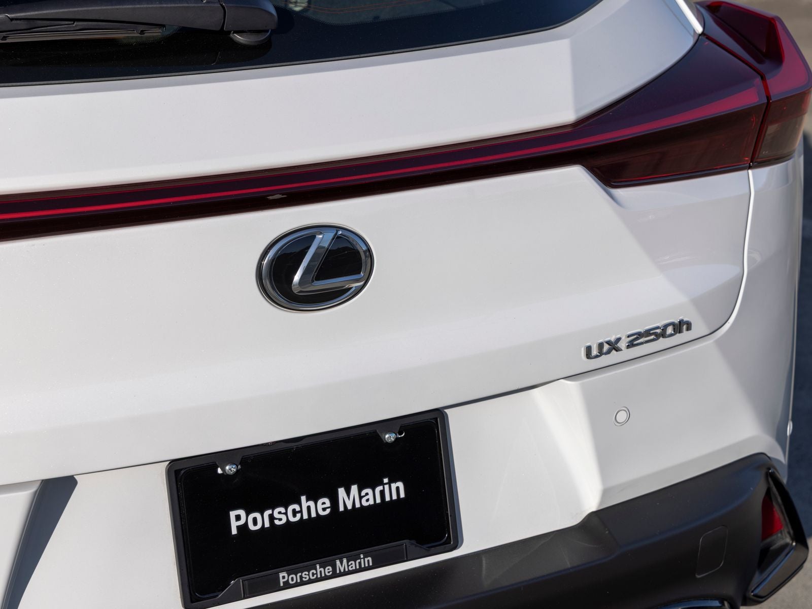 2024 Lexus UX 250h F SPORT Design
