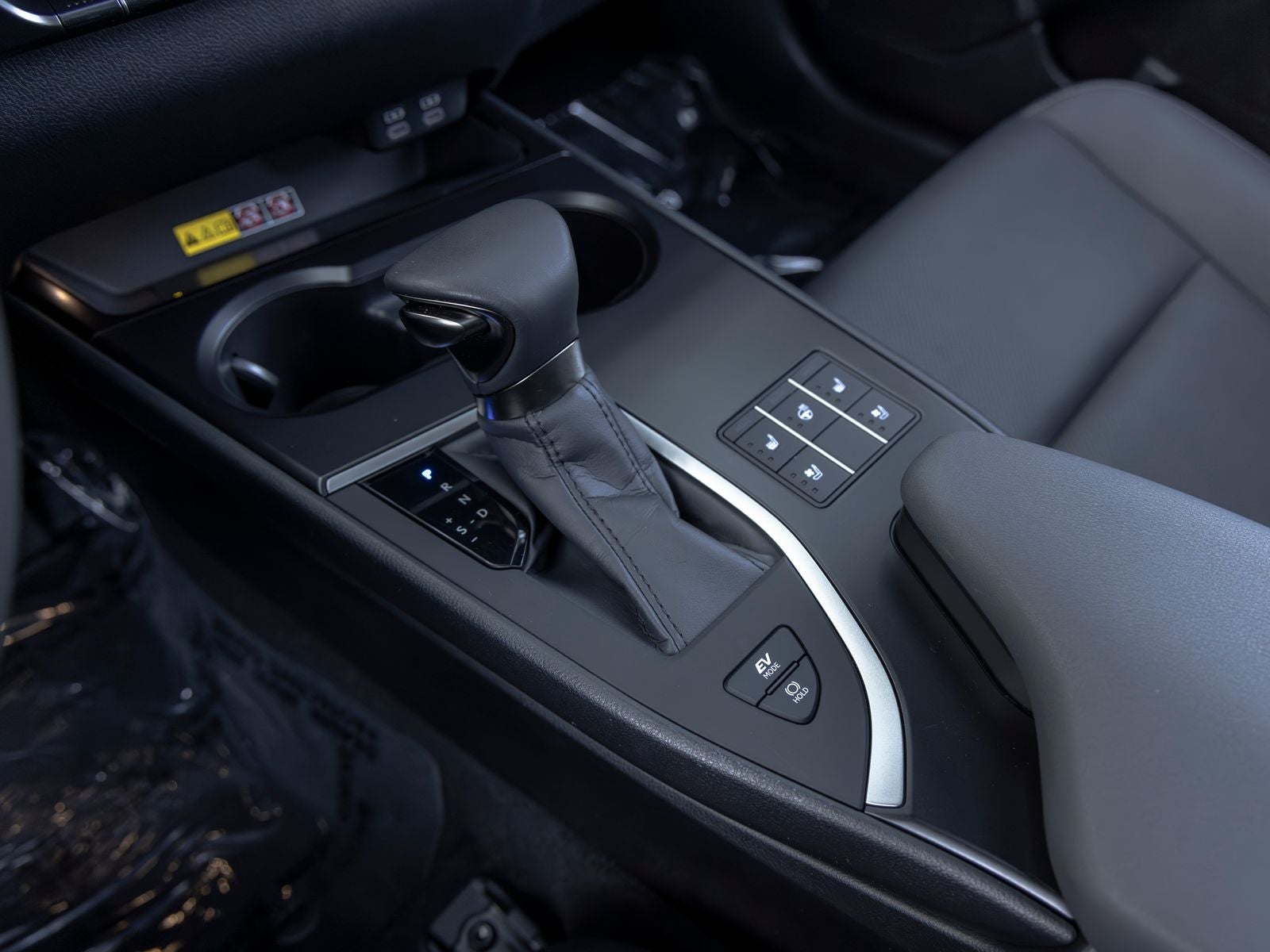 2024 Lexus UX 250h F SPORT Design