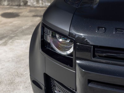 2025 Land Rover Defender 90 X-Dynamic SE