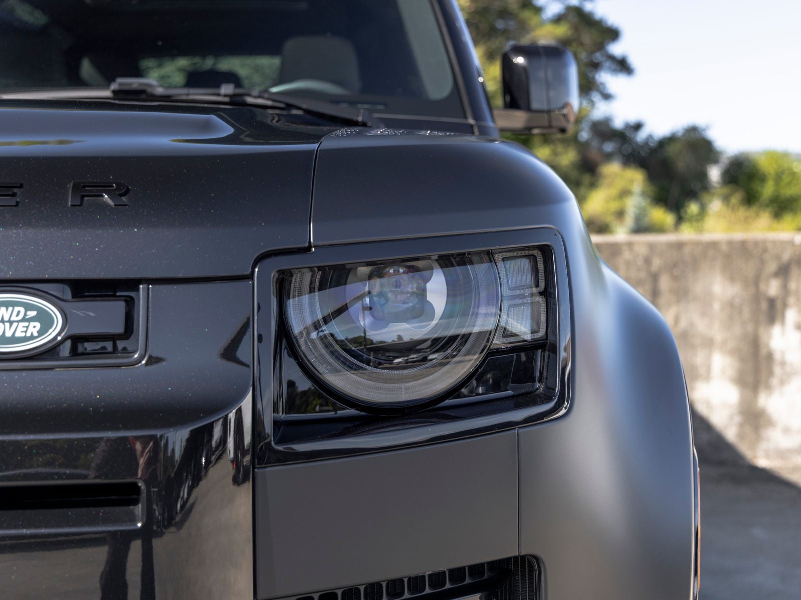 2025 Land Rover Defender 90 X-Dynamic SE