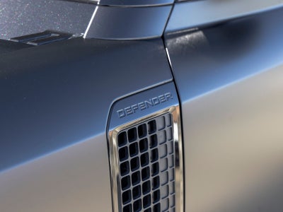 2025 Land Rover Defender 90 X-Dynamic SE