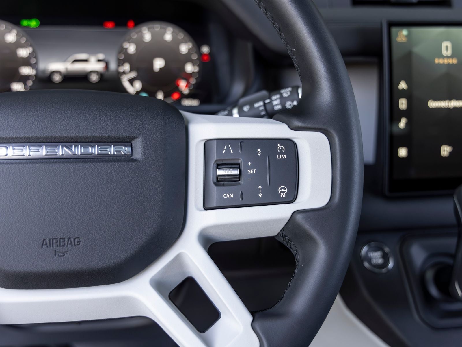 2025 Land Rover Defender 90 X-Dynamic SE