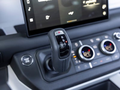 2025 Land Rover Defender 90 X-Dynamic SE