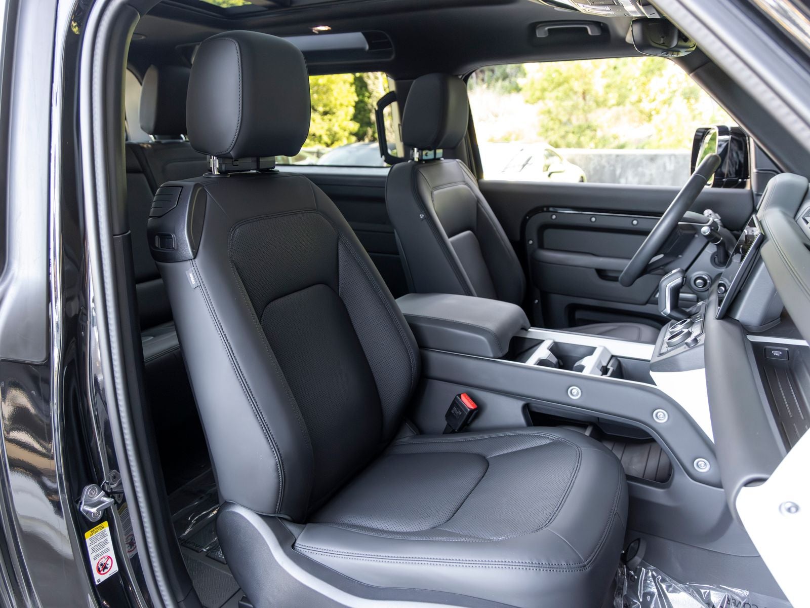 2025 Land Rover Defender 90 X-Dynamic SE