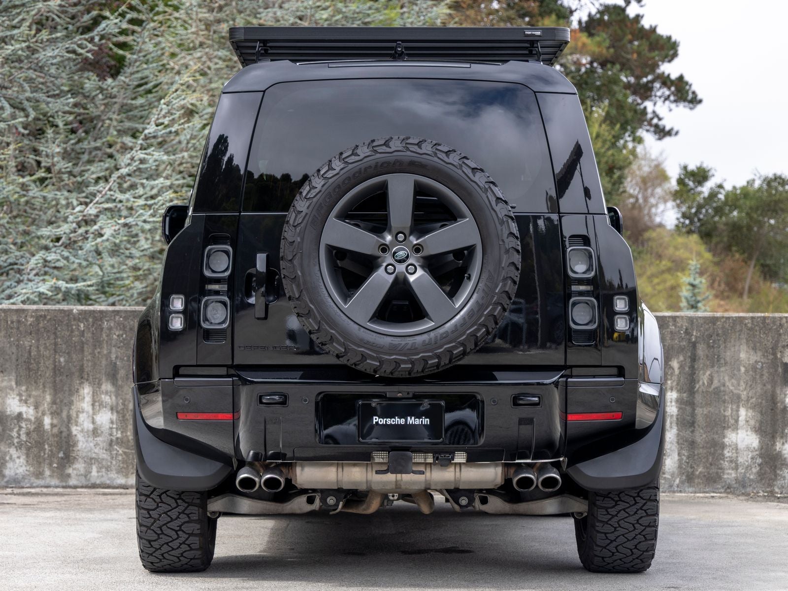 2024 Land Rover Defender 90 V8