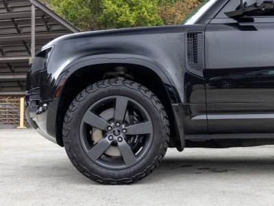 2024 Land Rover Defender 90 V8