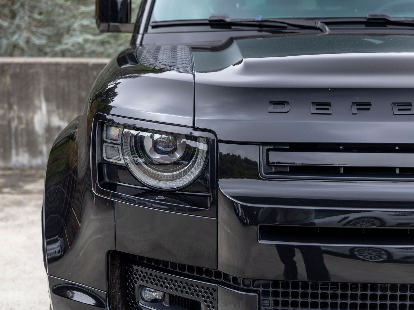 2024 Land Rover Defender 90 V8