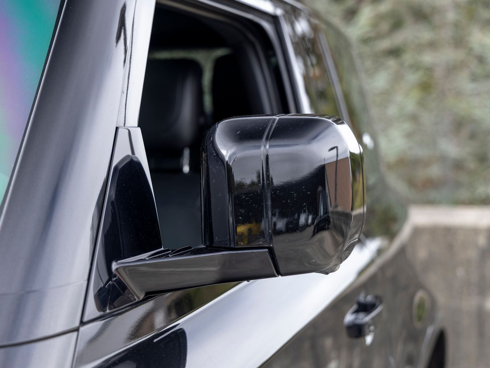 2024 Land Rover Defender 90 V8