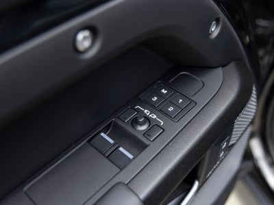 2024 Land Rover Defender 90 V8