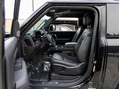 2024 Land Rover Defender 90 V8