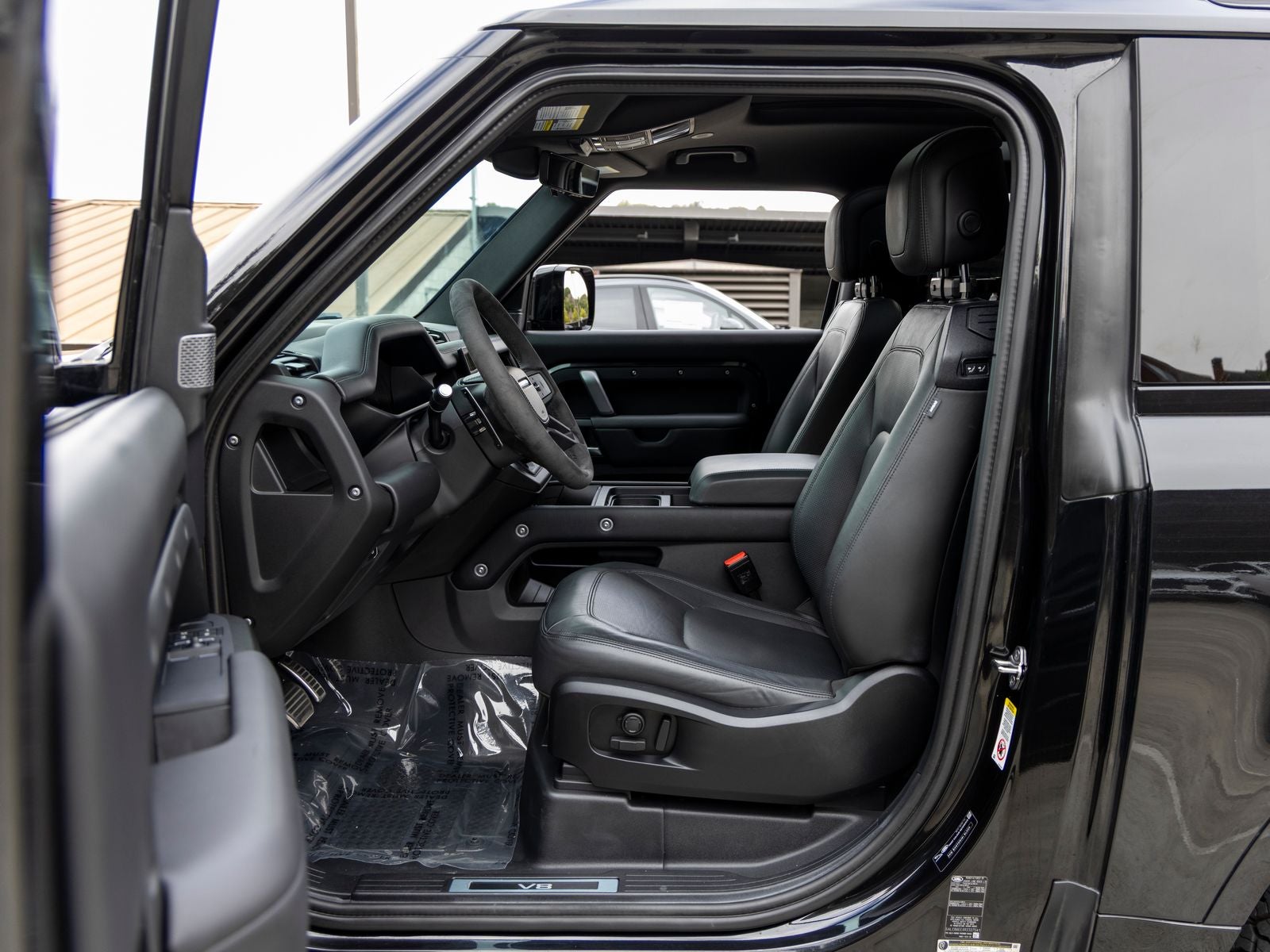 2024 Land Rover Defender 90 V8
