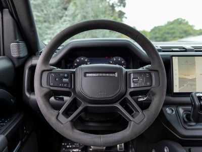 2024 Land Rover Defender 90 V8