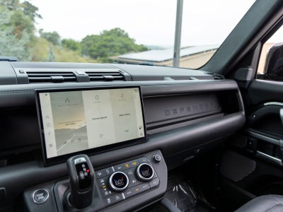 2024 Land Rover Defender 90 V8
