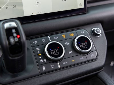 2024 Land Rover Defender 90 V8