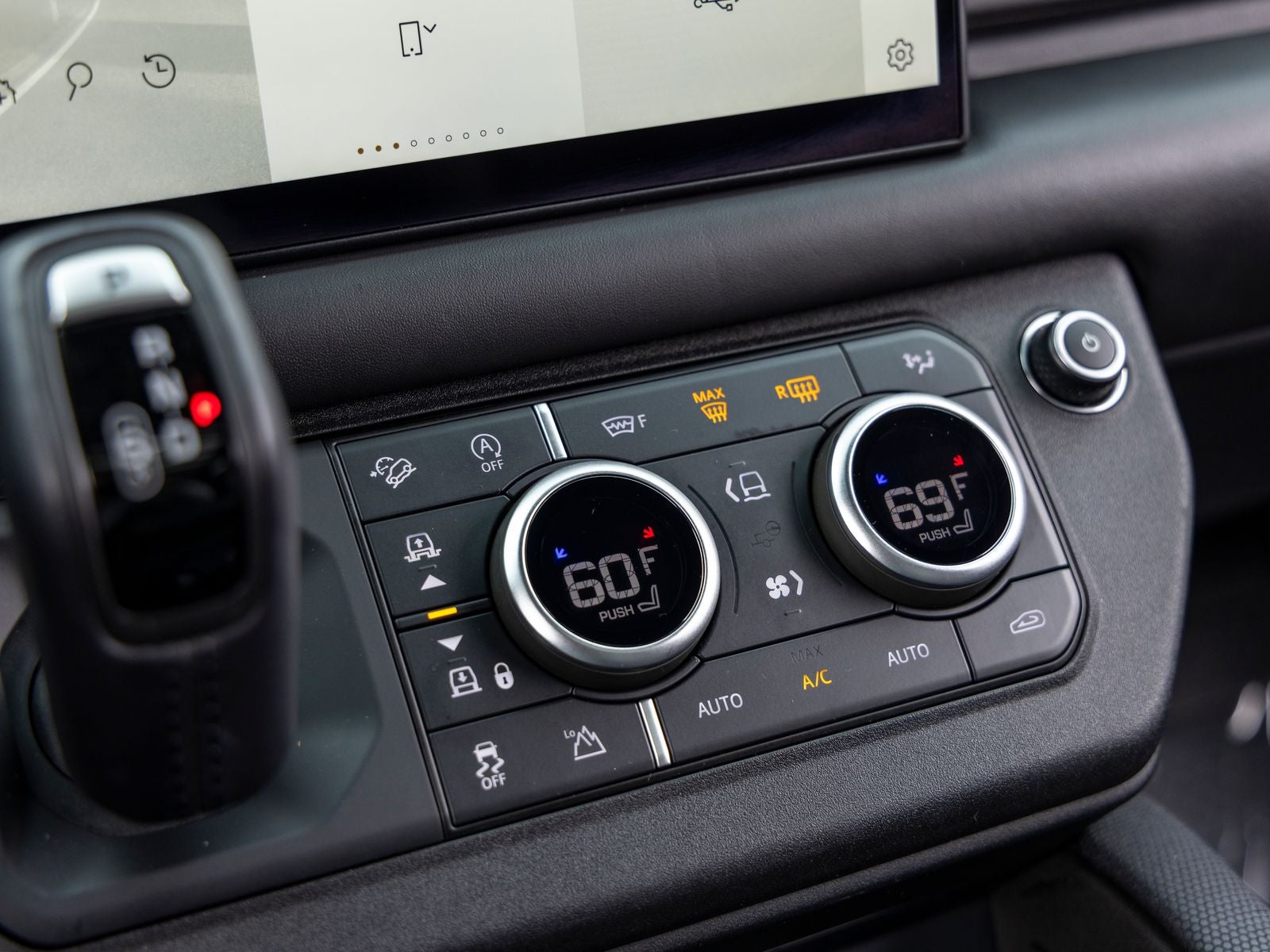 2024 Land Rover Defender 90 V8