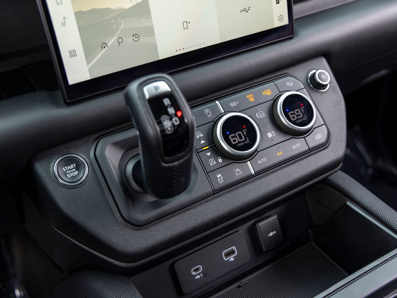 2024 Land Rover Defender 90 V8
