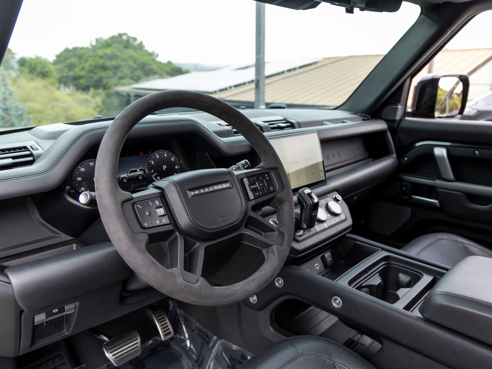 2024 Land Rover Defender 90 V8
