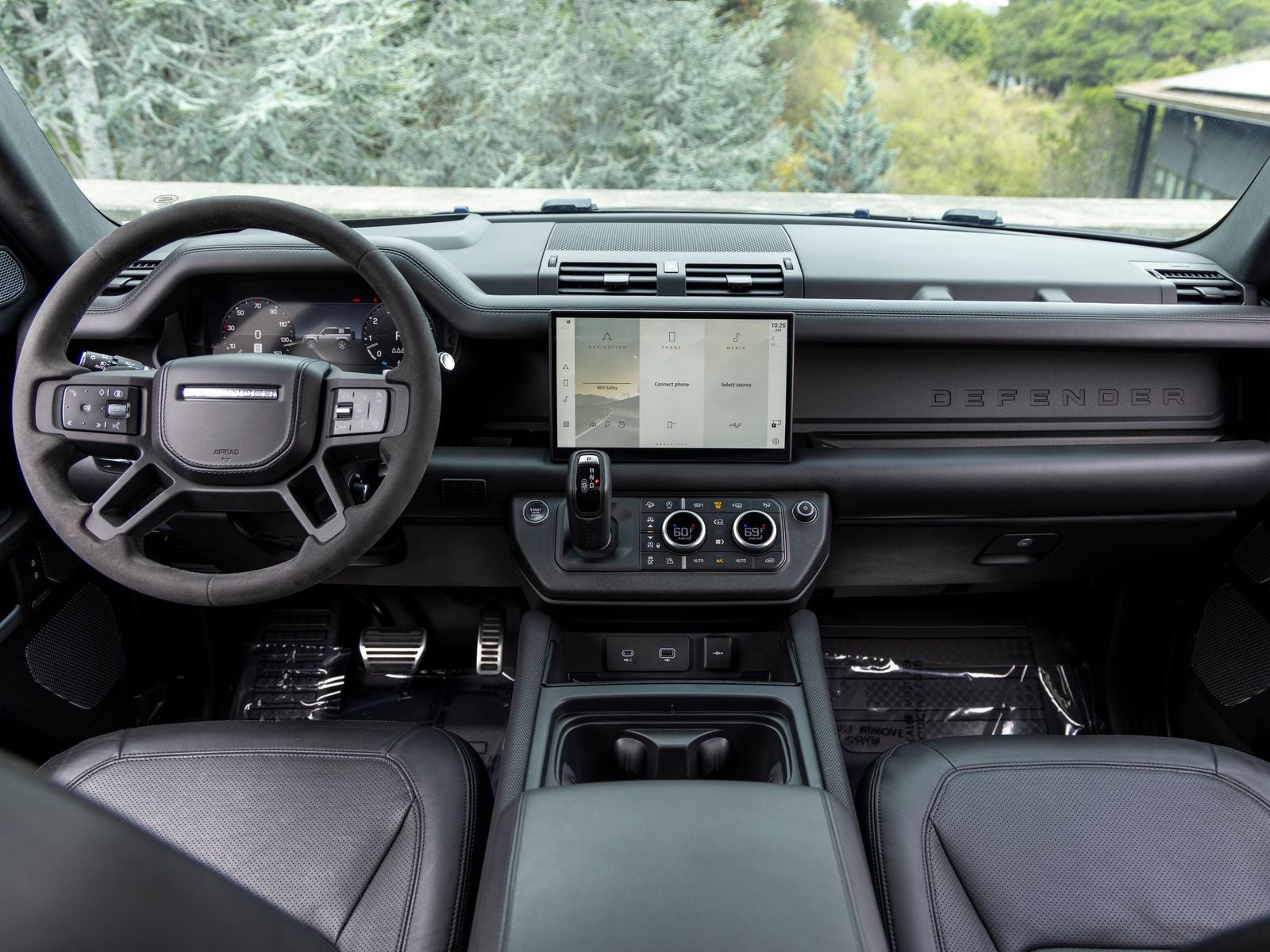 2024 Land Rover Defender 90 V8