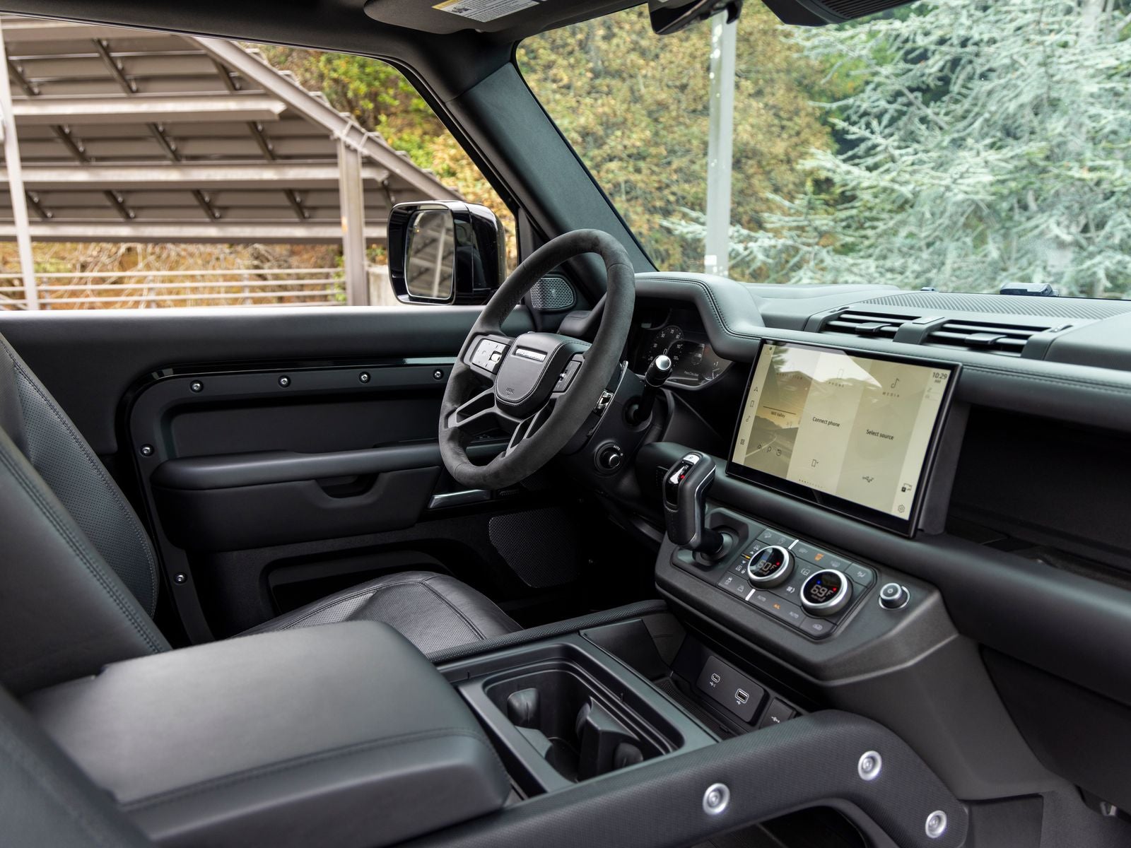 2024 Land Rover Defender 90 V8