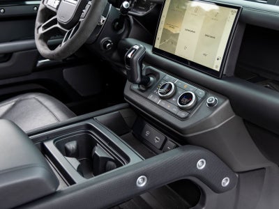 2024 Land Rover Defender 90 V8