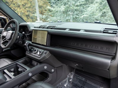 2024 Land Rover Defender 90 V8