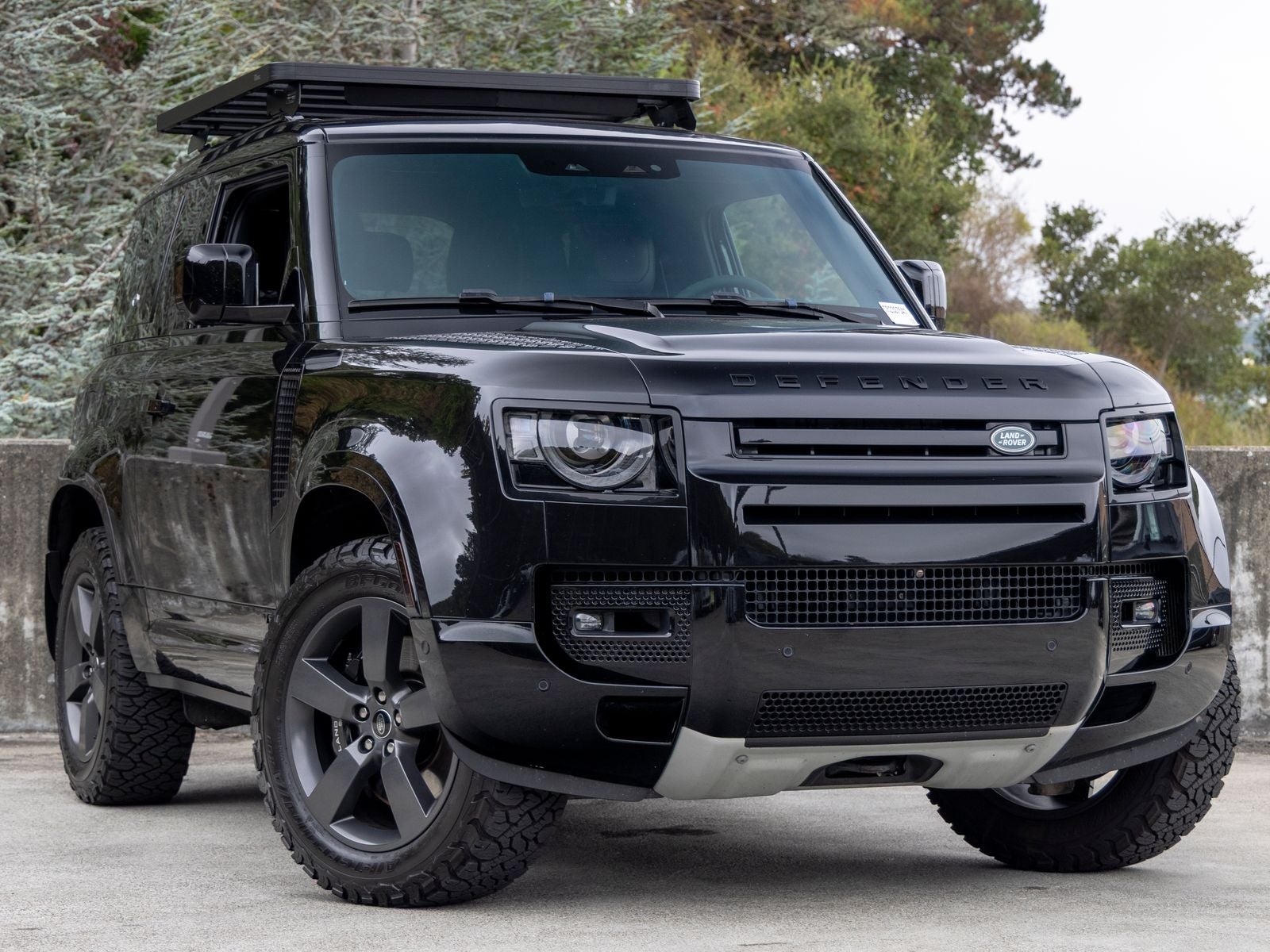 2024 Land Rover Defender 90 V8
