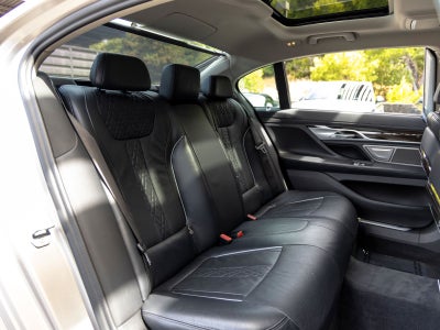2022 BMW 7 Series 740i