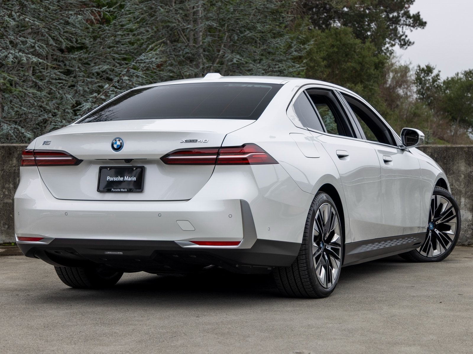 2025 BMW i5 xDrive40