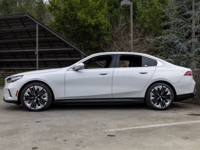 2025 BMW i5 xDrive40