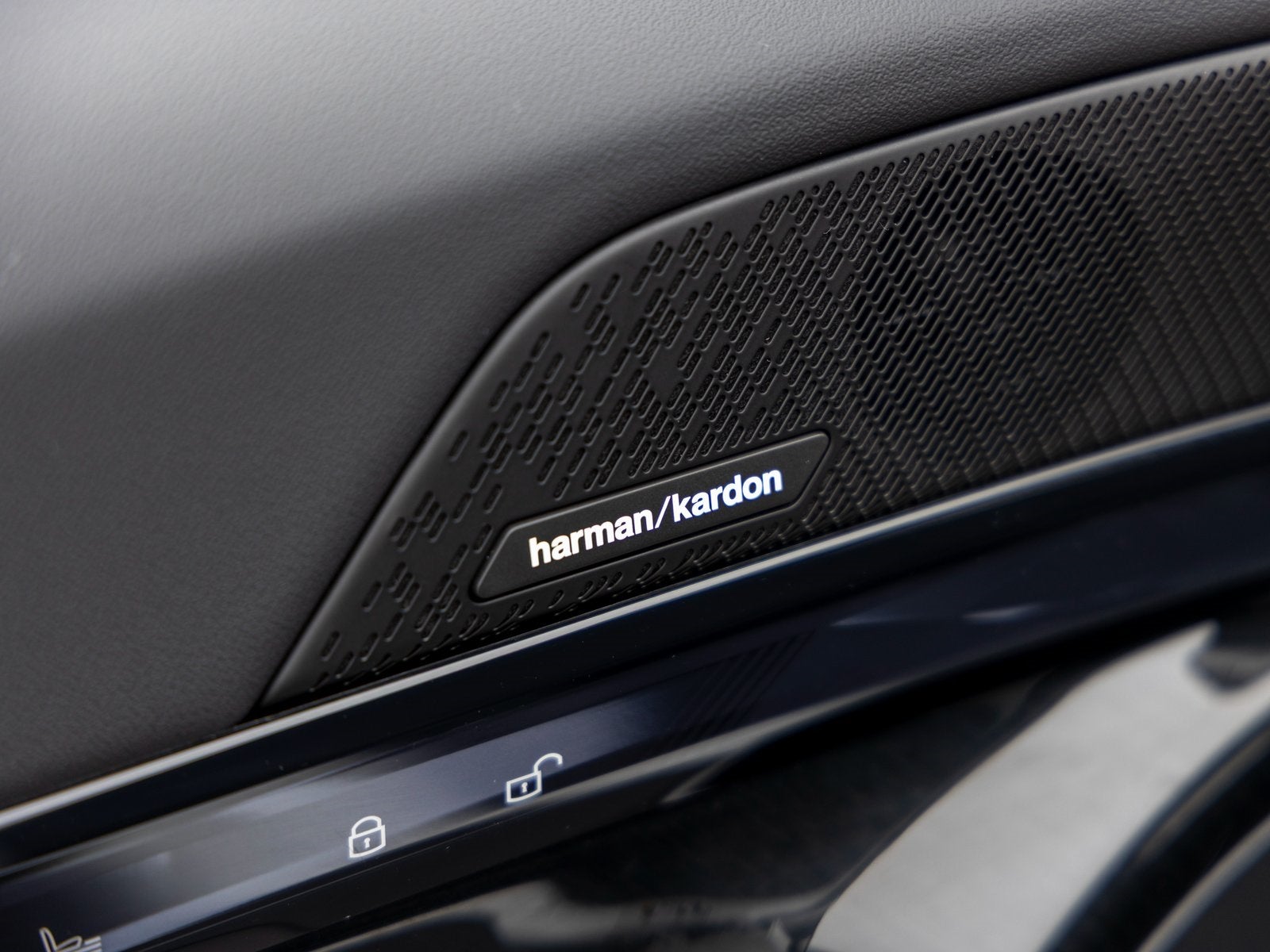 2025 BMW i5 xDrive40