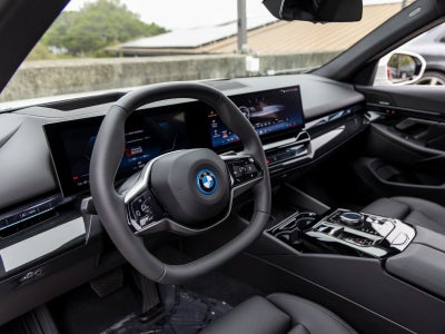 2025 BMW i5 xDrive40