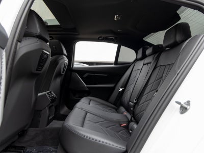 2025 BMW i5 xDrive40