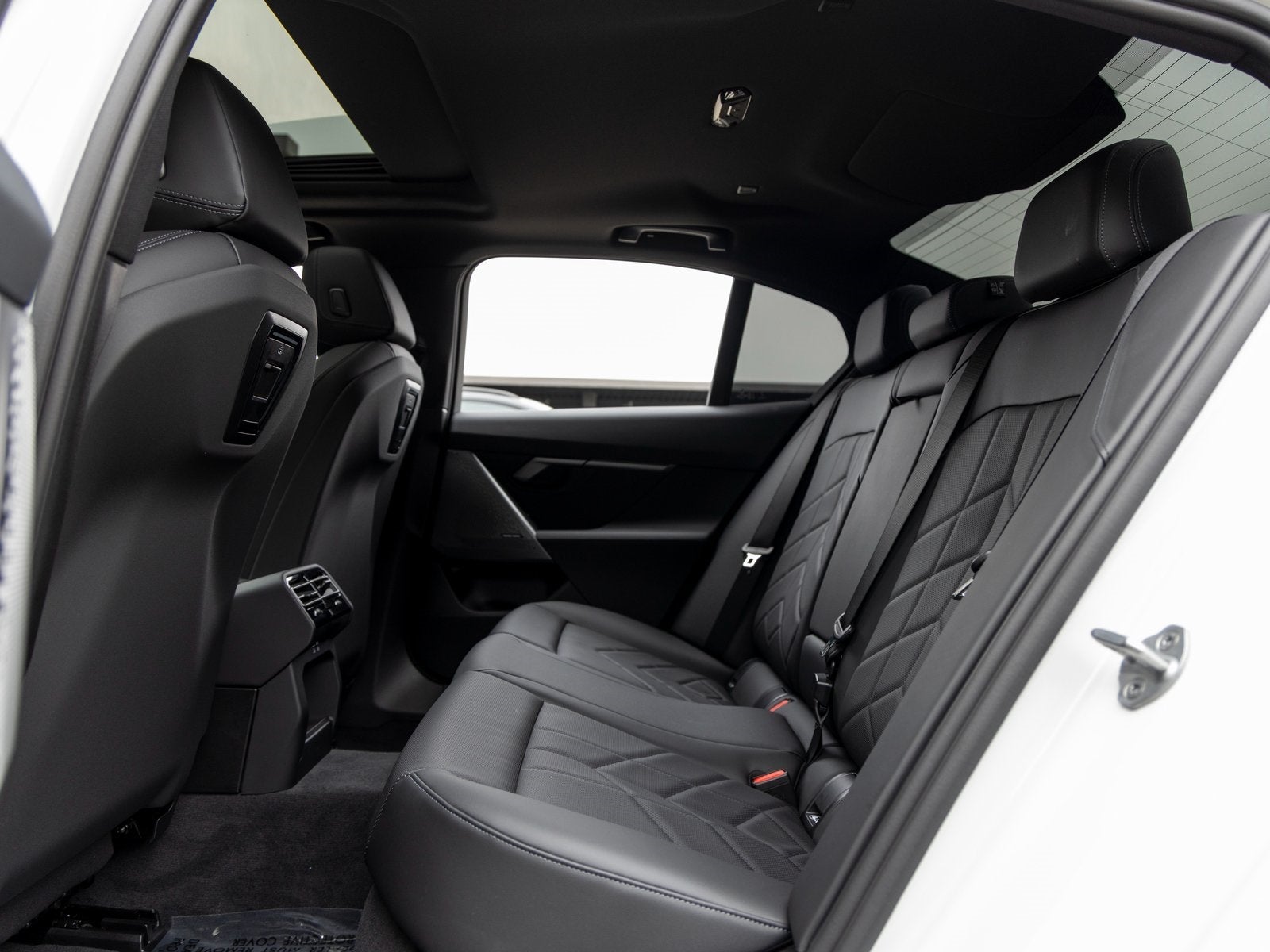 2025 BMW i5 xDrive40