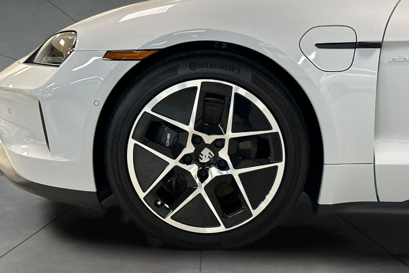 2025 Porsche Taycan Taycan