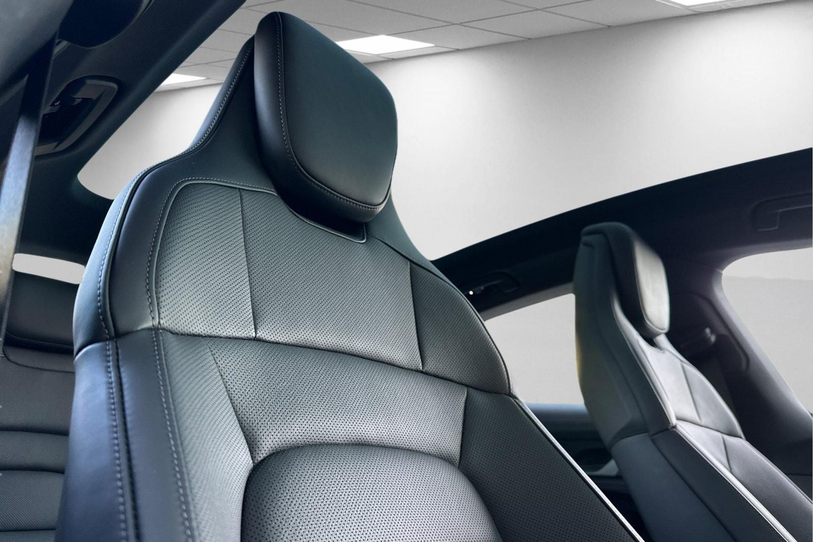 2025 Porsche Taycan Taycan