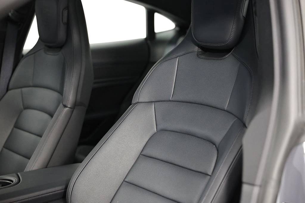2026 Porsche Taycan Taycan Black Edition