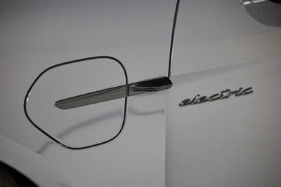 2026 Porsche Taycan Taycan Black Edition