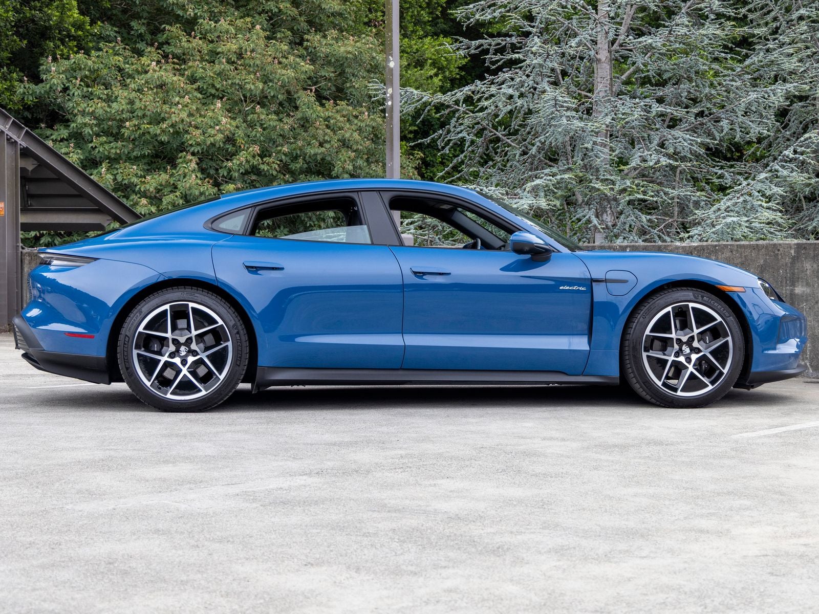 2025 Porsche Taycan Base