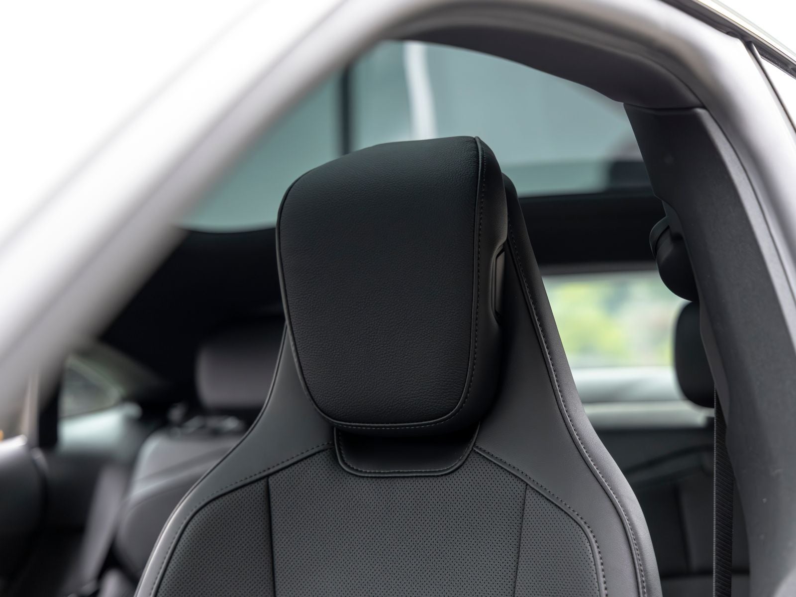 2026 Porsche Taycan 4