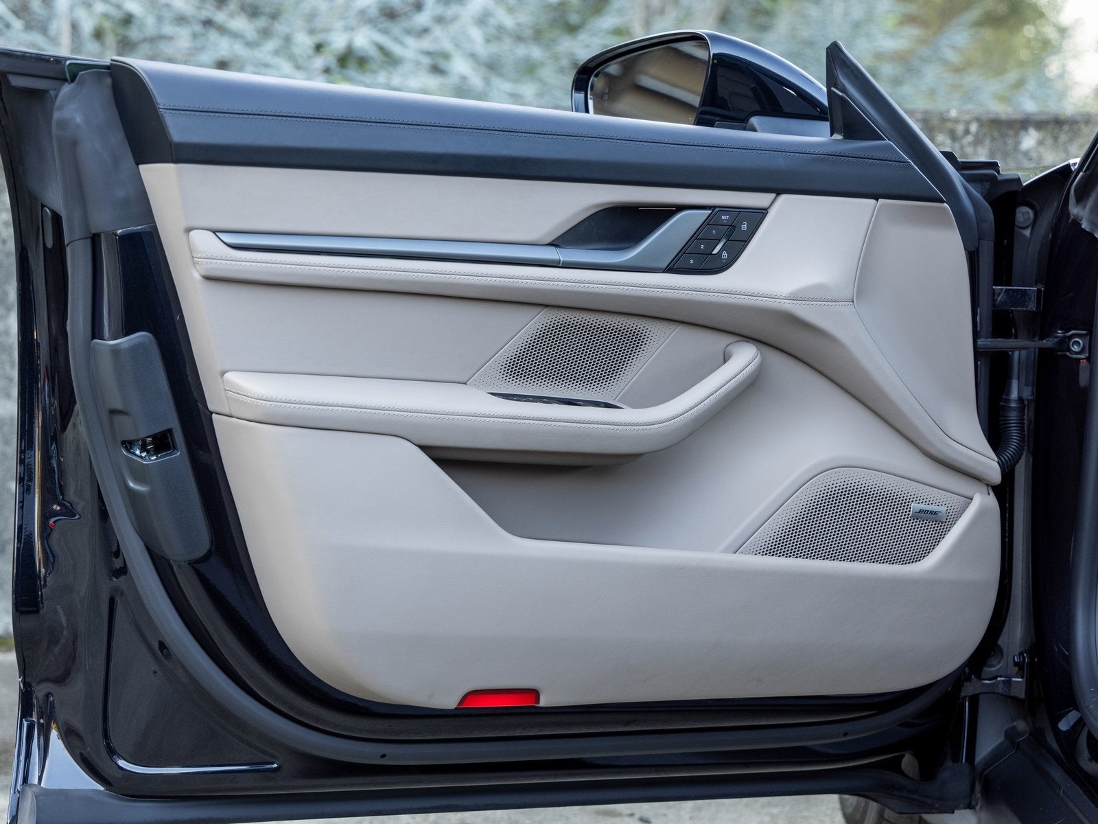 2025 Porsche Taycan Taycan