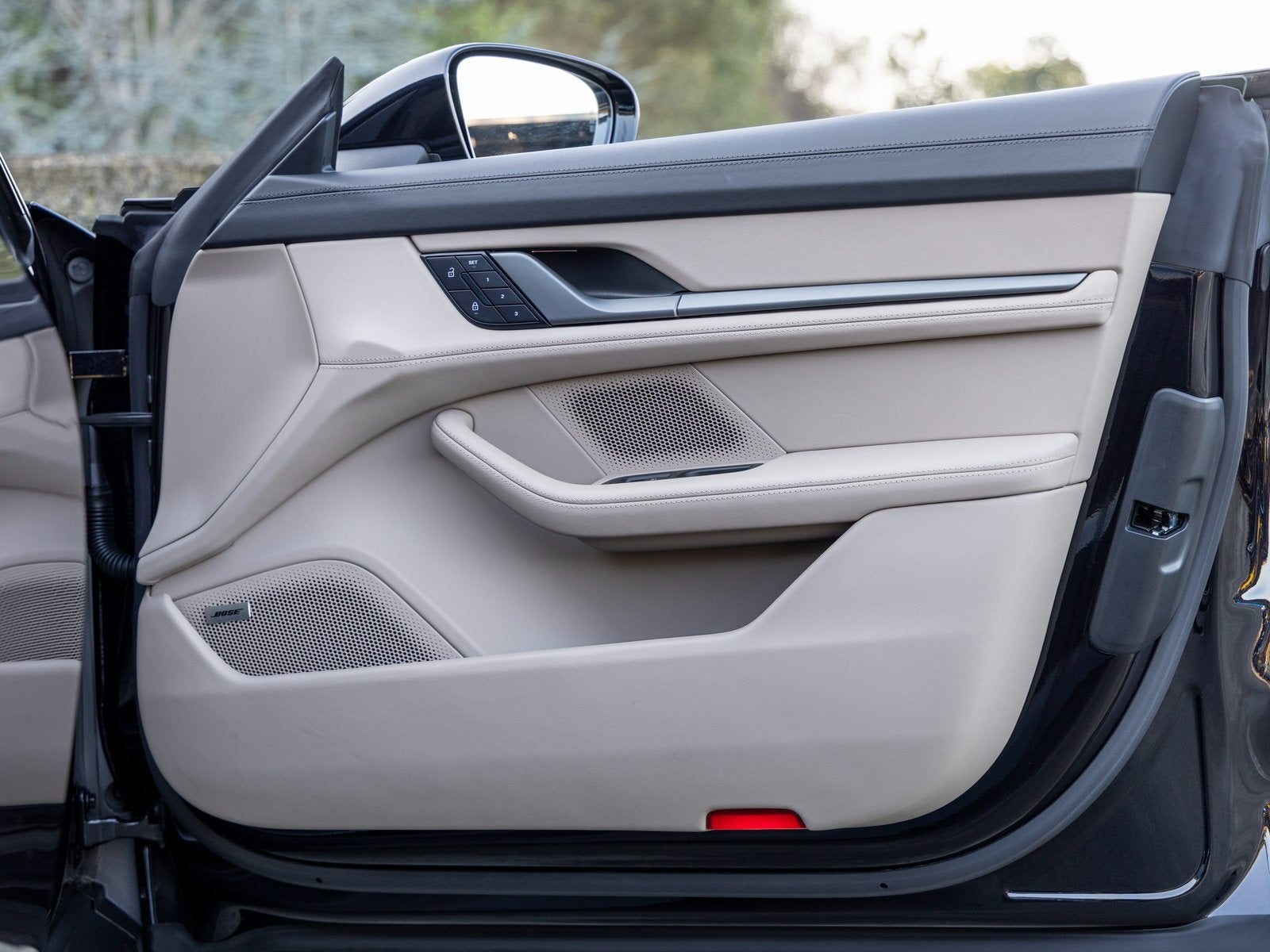 2025 Porsche Taycan Taycan