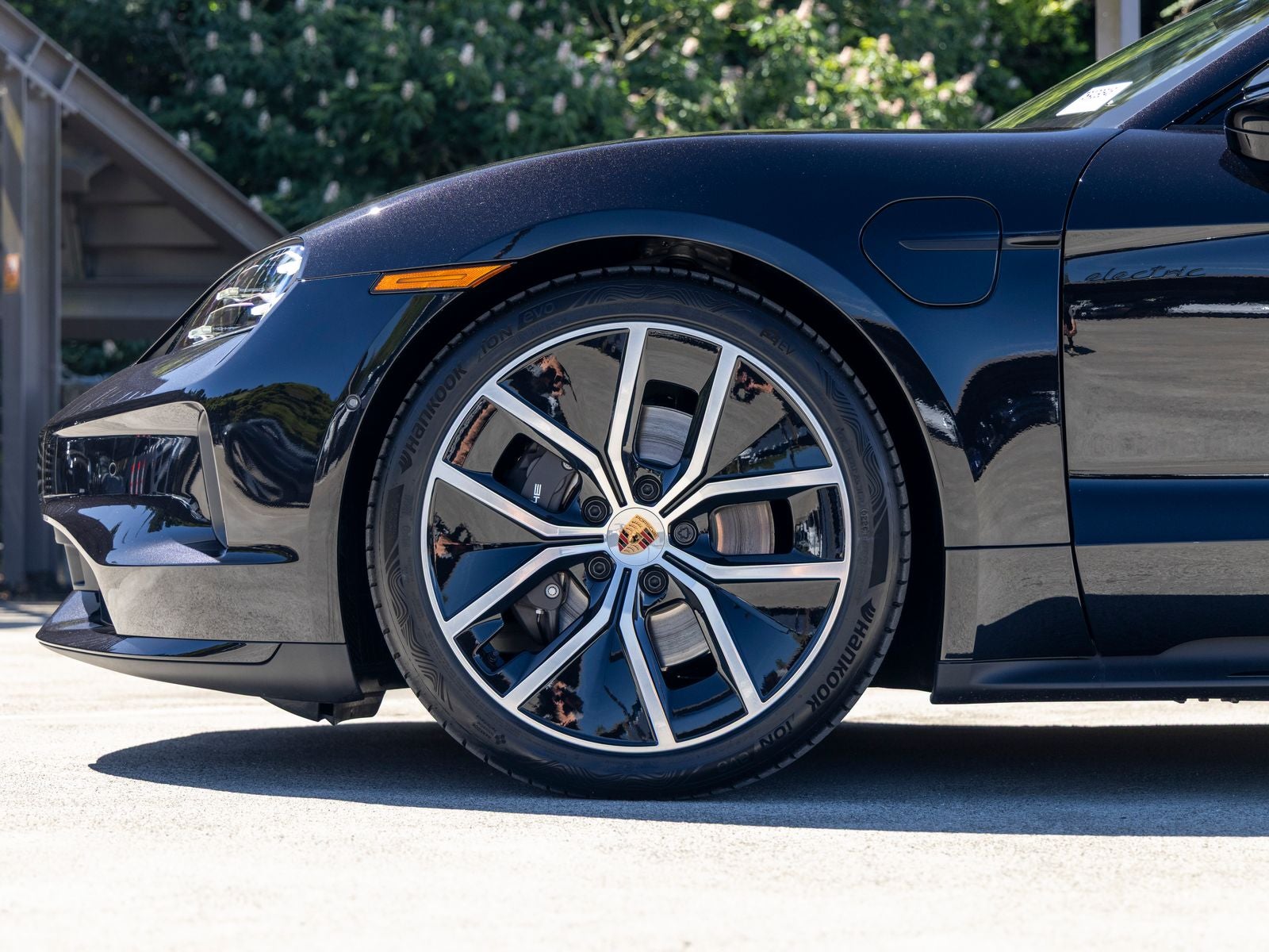 2026 Porsche Taycan 4 Black Edition