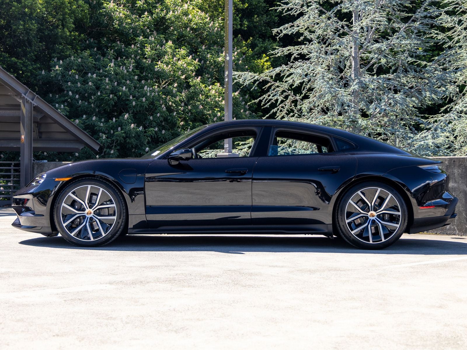 2026 Porsche Taycan 4 Black Edition