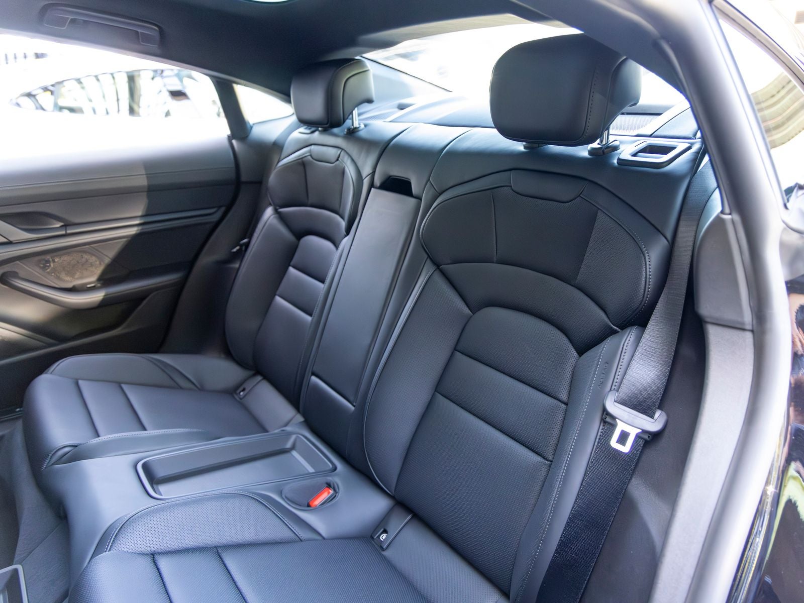 2026 Porsche Taycan 4 Black Edition