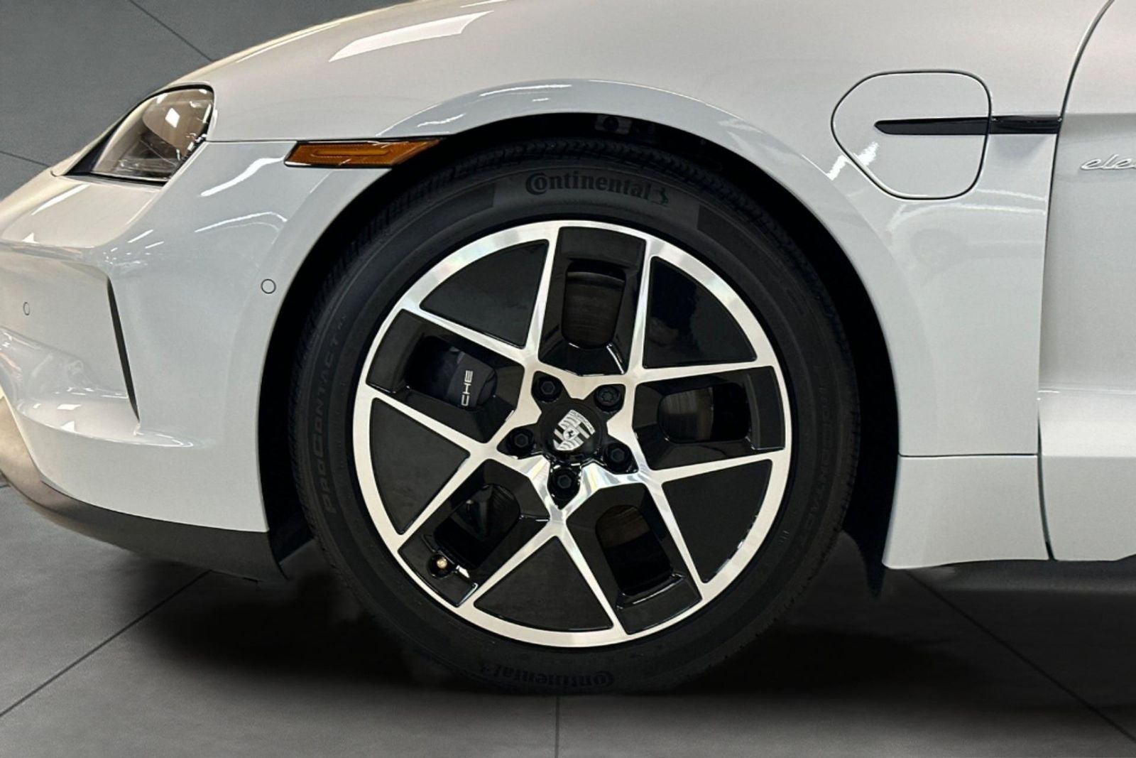 2025 Porsche Taycan Taycan