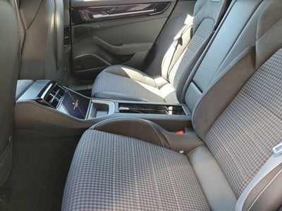 2025 Porsche Panamera Base