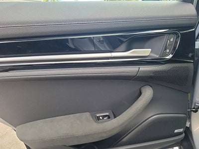 2025 Porsche Panamera Base