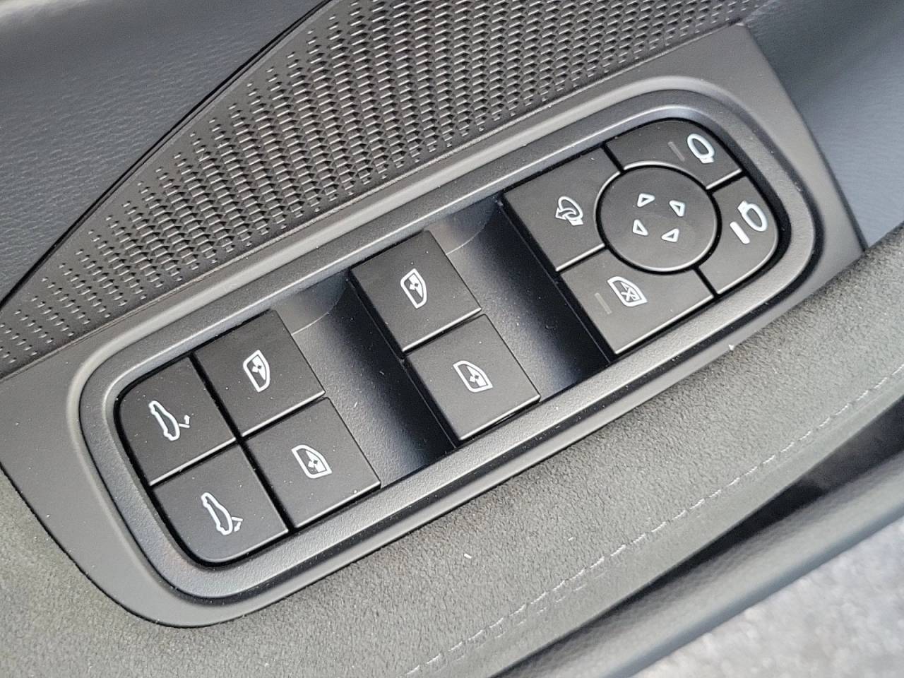 2025 Porsche Panamera Base