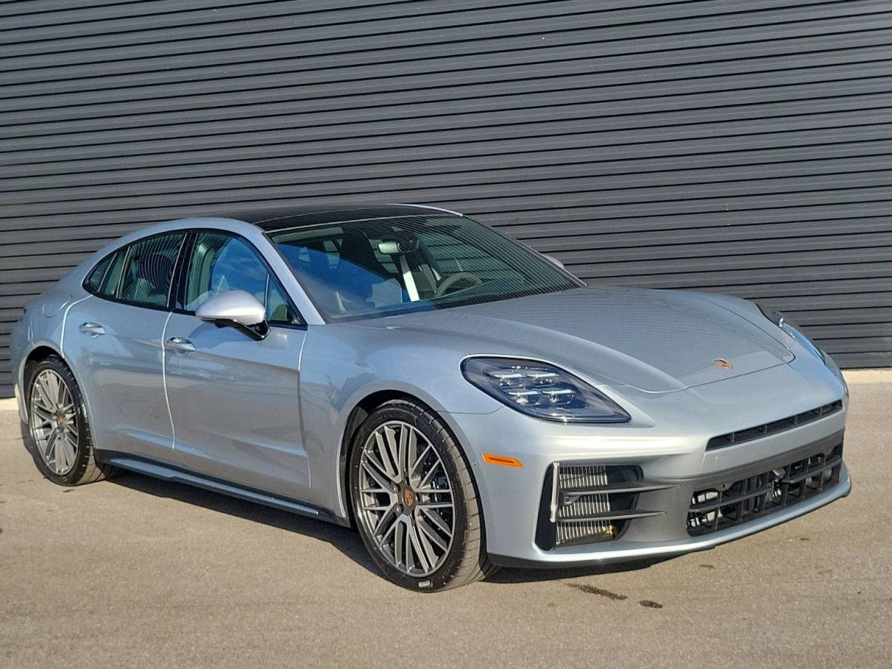 2025 Porsche Panamera Base